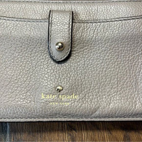 Kate spade taupe wallet - Picture 2 of 8